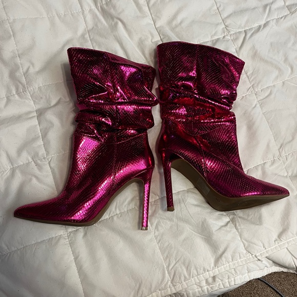 Hot Pink Faux Snakeskin Iridescent Party Boots - Picture 5 of 7
